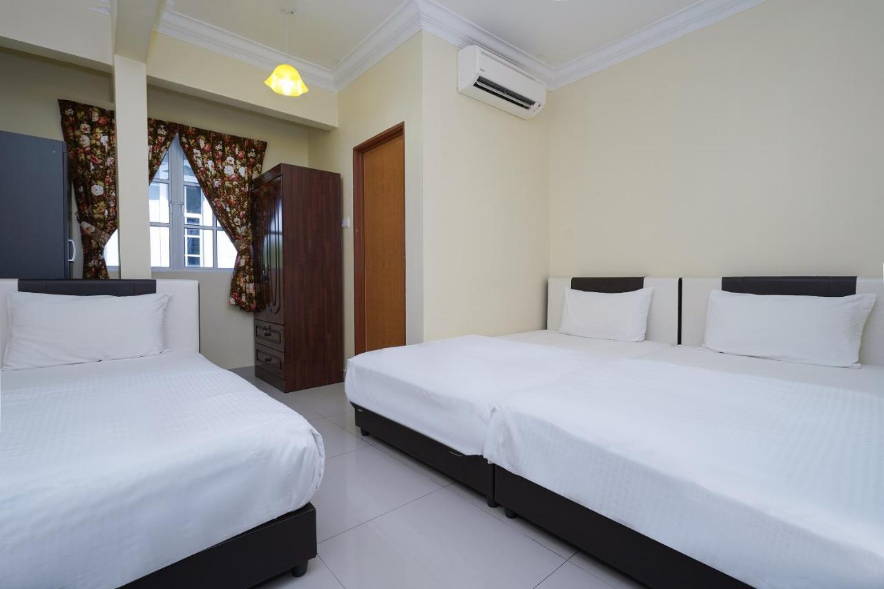 Oyo 90451 Bangi Moya Guesthouse Extérieur photo